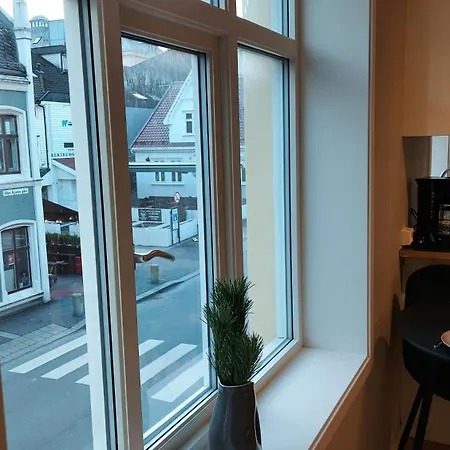 Апартаменты Uncle Sam Cozy Apartment, Parking, 8 Guests Саннес