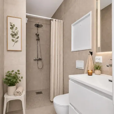 Апартаменты Uncle Sam Cozy Apartment, Parking, 8 Guests Саннес