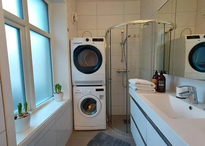 Uncle Sam Cozy Apartment, Parking, 8 Guests 아파트