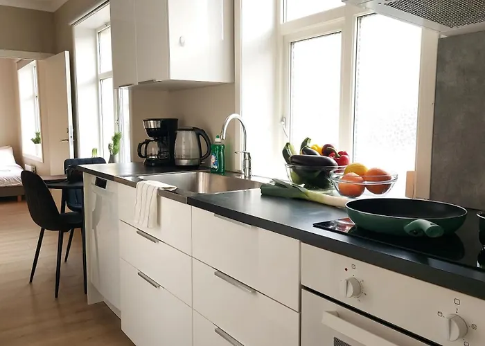 Uncle Sam Cozy Apartment, Parking, 8 Guests * 산데스