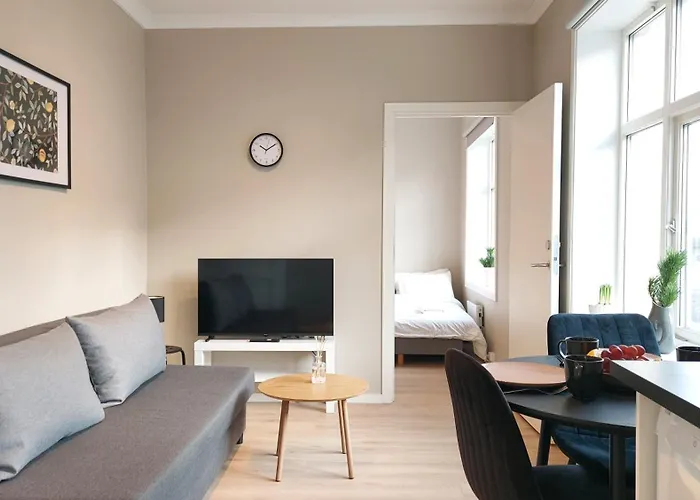 Uncle Sam Cozy Apartment, Parking, 8 Guests 산데스