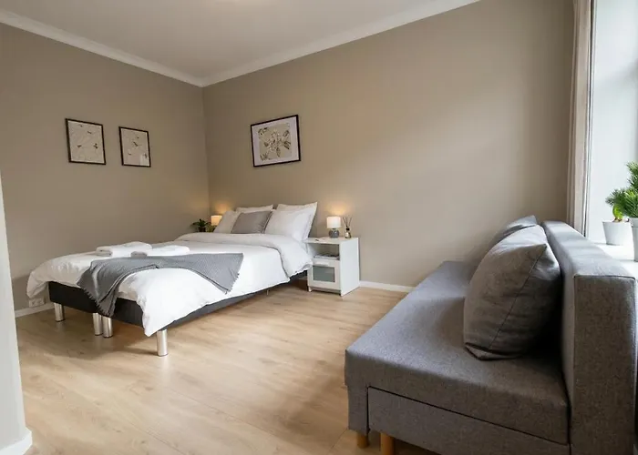 Uncle Sam Cozy Apartment, Parking, 8 Guests 아파트