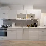 Uncle Sam Cozy Apartment, Parking, 8 Guests *
