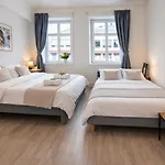Uncle Sam Cozy Apartment, Parking, 8 Guests 公寓 桑内斯