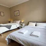 Uncle Sam Cozy Apartment, Parking, 8 Guests * 桑内斯